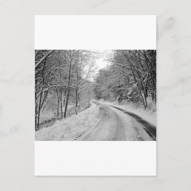 Schwarz-weiße Landstrasse mit Schnee Postkarte (Vorderseite)