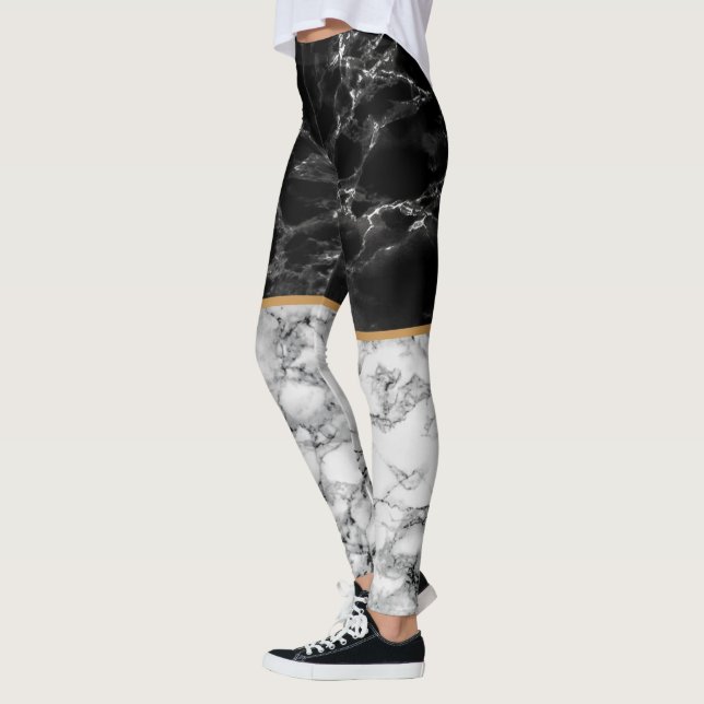 Schwarz-weiße Leggings aus Marmor (Links)