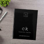 Schwarz-weiße Monogramm-Initialgeschäft 2025 Planer<br><div class="desc">Schwarzer Hintergrund und weißer Text. Personalisieren und fügen Sie Ihr Logo,  Monogramm Initialen,  Namen und ein Titeljahr (jedes Jahr). Ihr Logo sowohl vorne als auch hinten. Platz für Ihre Website-Adresse auf der Rückseite.</div>