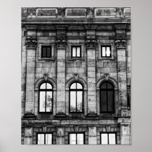 Schwarz-weiße neoklassizistische Fassade Poster