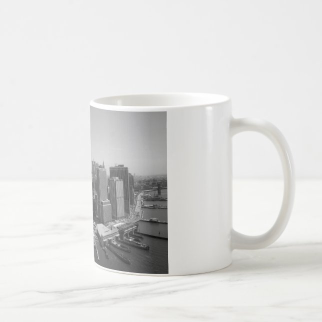 Schwarz-weiße New York City Skyline Kaffeetasse (Rechts)