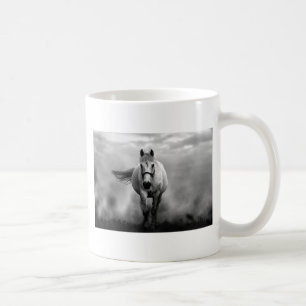 Schwarz-weiße Running Horse Freedom Tasse