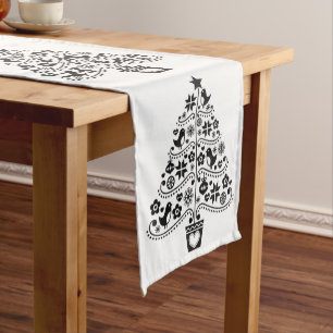 Schwarz-weiße skandinavische Weihnachtsbaum-Volksk Mittelgroßer Tischläufer