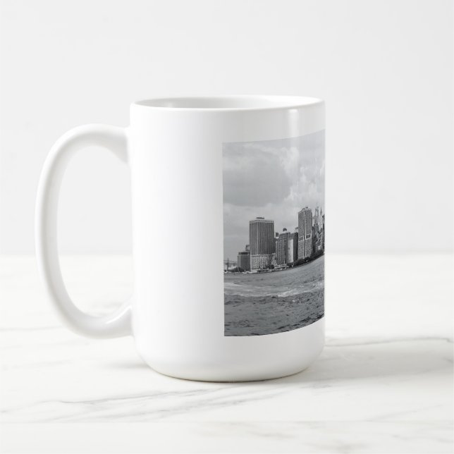 Schwarz-weiße Stadtlandschaft Kaffeetasse (Links)