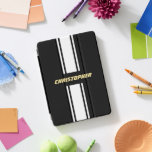 Schwarz-weiße Streifen Gold Mit Monogramm iPad Pro Cover<br><div class="desc">Erstellen Sie Ihre eigenen individuellen, personalisierten, coolen, stilvollen, stilvollen, klassischen, schwarz-weiß Rennstreifen Design, Imitate Gold Typografie / Skript Monogramm, trendige, magnetische iPad Smart Cover, die in mehrere Standpositionen und Features graue Mikrofaser-Interieur, hilft Ihren Bildschirm zu schützen, und weck / Schlaf-Funktion. Zum Anpassen geben Sie einfach Ihren Namen / Monogramm /...</div>