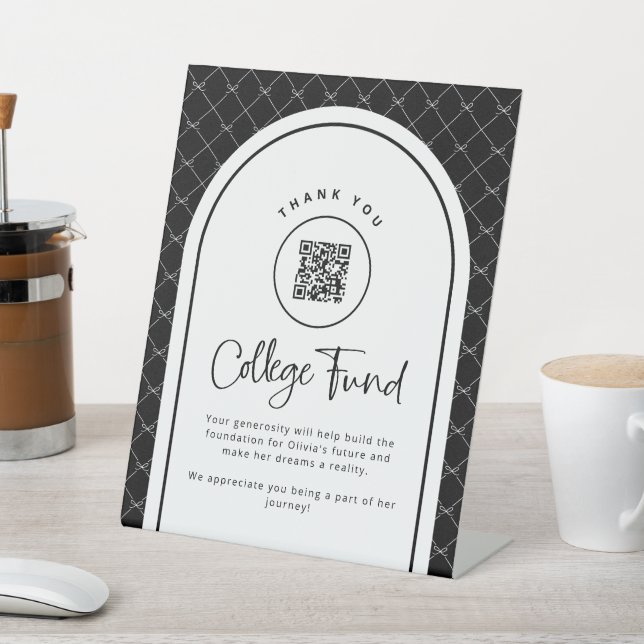 Schwarz-weiße Uni QR Code Pedestal Sign Sockelschild (In SItu)