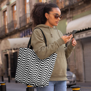 Schwarz-weiße Wavy Stripes Psychedelic Hypnotic