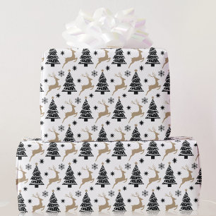 Schwarz-weiße Weihnachtsbäume, die 5-mal Hirsche s Geschenkpapier