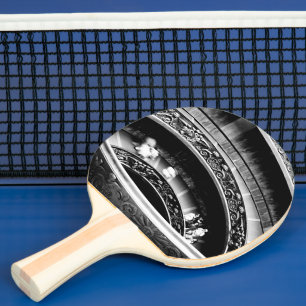 Schwarz-weiße Wendeltreppe Tischtennis Schläger