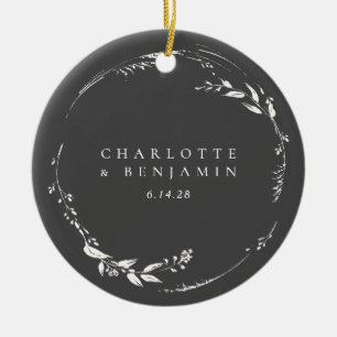 Schwarz-weißer Blumenkranz Monogramm Name  Keramik Ornament