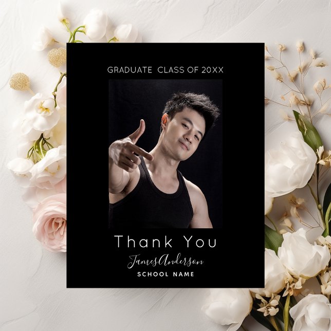 Schwarz-weißer Graduiertenausweis (Von Creator hochgeladen)