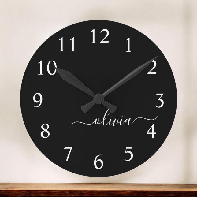 Schwarz-weißer Name für das Girl-Monogramm Große Wanduhr (Von Creator hochgeladen)
