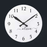 Schwarz-weißer Name für das Girl-Monogramm Runde Wanduhr<br><div class="desc">Schwarz und Weiß einfache Script Monogram Name Clock. Das macht den perfekten 16 Geburtstag,  Hochzeit,  Brautparty,  Jubiläum,  Babydusche oder Junggeselinnen-Abschied Geschenk für jemanden,  der Lieben glamourösen Luxus und schicke Stile.</div>