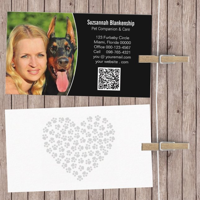 Schwarz-weißer QR-Code und Foto für die Pflege von Visitenkarte (Von Creator hochgeladen)