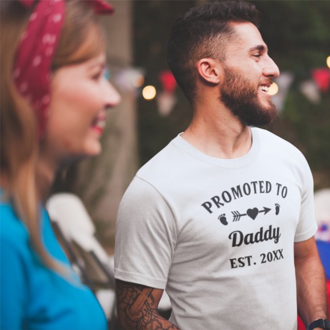 Schwarz-weißer Text für Papa und Neuväter T-Shirt (Von Creator hochgeladen)