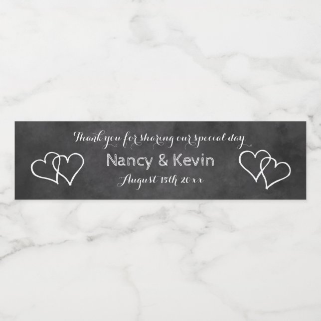 Schwarz-weißes Chalkboard Hochzeitsfeier Gefallen Wasserflaschenetikett (Einzelnes Label)