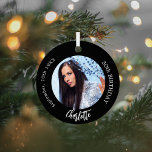 Schwarz-weißes Foto Geburtstag Ornament Aus Metall<br><div class="desc">Ein klassischer schwarzer Hintergrund. Personalisieren und fügen Sie einen Namen,  Datum,  Alter und Foto.</div>