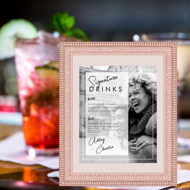 Schwarz-weißes Foto Hochzeitscouch Signature Drink Poster (Von Creator hochgeladen)