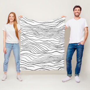 Schwarz-weißes, handgezeichnetes Wellenlinienmuste Fleecedecke