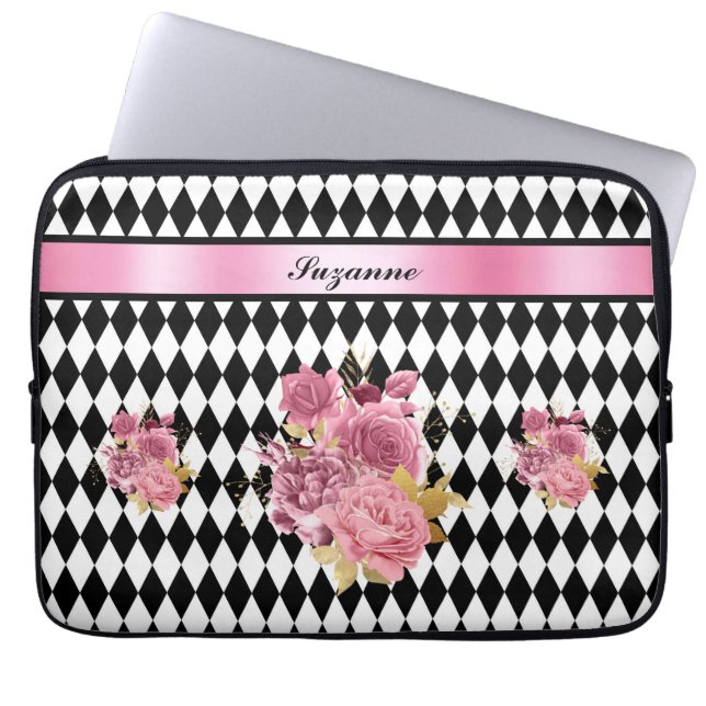 Schwarz-weißes Harlequin mit rosa Blume und Name Laptopschutzhülle (Vorderseite)