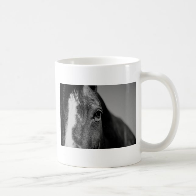 Schwarz-weißes Horseaugenkunstwerk Tasse (Rechts)