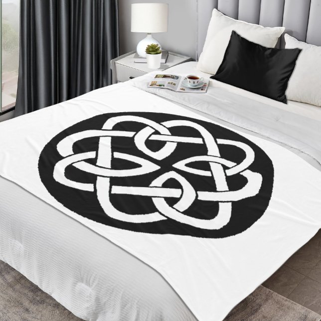 Schwarz-weißes keltisches Knotenmuster-Kreissymbol Fleecedecke (Von Creator hochgeladen)