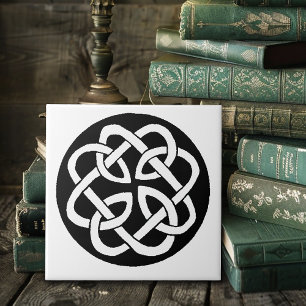 Schwarz-weißes keltisches Knotenmuster-Kreissymbol Fliese