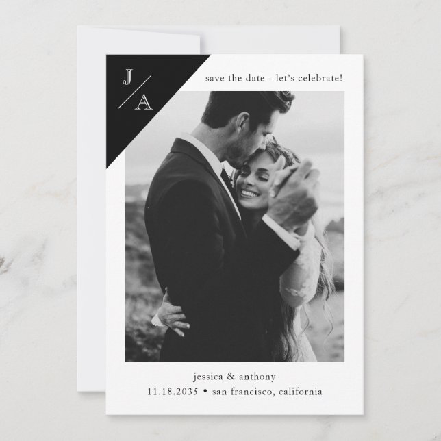 Schwarz-weißes Minimalistisches Monogramm Foto Cel Save The Date (Vorderseite)