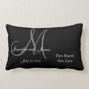 Schwarz-weißes Monogramm und Kissen mit Hochzeitss