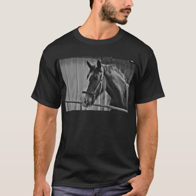 Schwarz-weißes Pferd - Tierfotografie T-Shirt (Vorderseite)