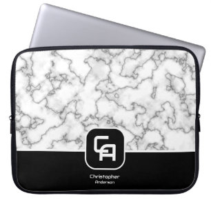 Schwarz-weißes Stone Monogramm Laptopschutzhülle