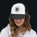 Schwarz-weißes Tennis Themenklub Truckerkappe<br><div class="desc">Ein einfaches,  individuelles schwarzes Tennisdesign mit einem Namen und einem Slogan.</div>
