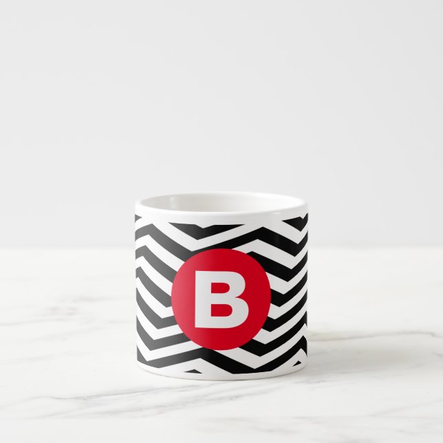 Schwarz-weißes Zickzackmuster mit rotem Monogramm Espressotasse (Vorderseite)