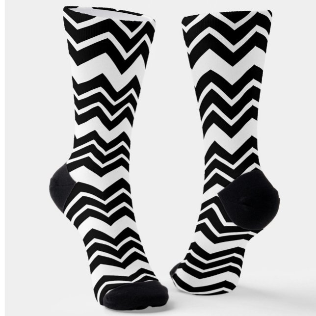 Schwarz-weißes Zigzag Zickzack Muster Socken (Von Creator hochgeladen)