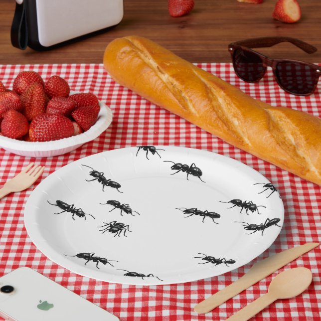 Schwarze Ameisen auf Weiß Pappteller (Picknick)