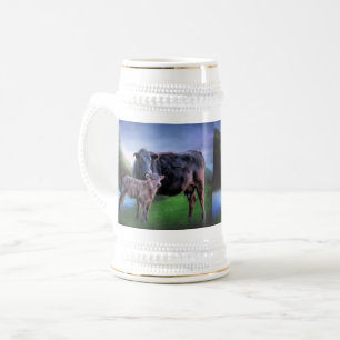 Schwarze Angus-Kuh mit Kalb Bierglas