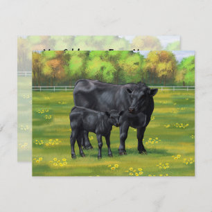 Schwarze Anguskühe und Niedliches Kalb im Sommerwe Einladung