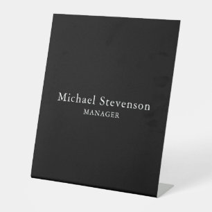 Schwarze Anpassung von Name und Titel Sockelschild