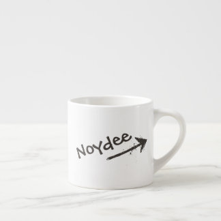 Schwarze Beschriftung und Pfeil auf Ihrem Espressotasse