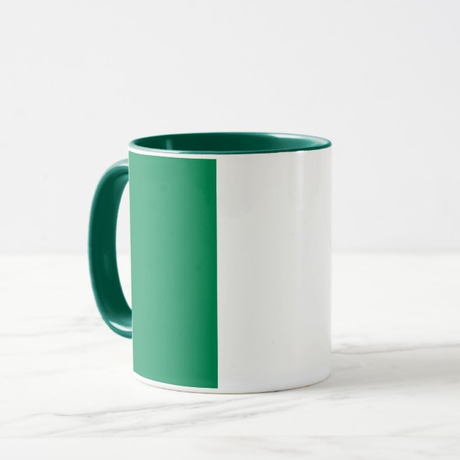 Schwarze Combo-Tasse mit nigerianischer Flagge Tasse (Vorderseite Links)
