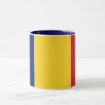 Schwarze Combo-Tasse mit rumänischer Flagge Tasse<br><div class="desc">Fügen Sie Ihrer Trinkbehälter-Kollektion eine Touch rumänischen Stolzes hinzu mit unserer exklusiven Tasse, die die rumänische Flagge zeigt! Diese Tasse ist mehr als nur ein funktionaler Gegenstand, sie ist eine Feier des kulturellen und kulturellen Stolzes Rumäniens. Das elegante Design zeigt die berühmte rumänische Fahne und macht diese Tasse zu einer...</div>