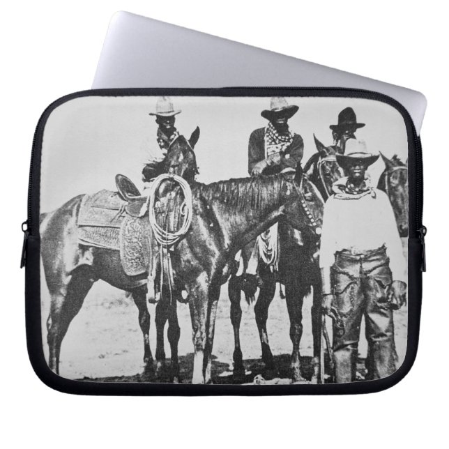 Schwarze Cowboys bei Bonham, Texas, c.1890 (b/w Laptopschutzhülle (Vorderseite)
