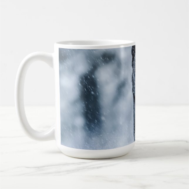 Schwarze Deutsche Schäferhunde im Schnee Bettwäsch Kaffeetasse (Links)