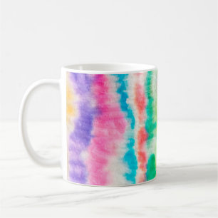 Schwarze Dirty Art Farbe. Shibori-Muster. Rosa Pin Kaffeetasse