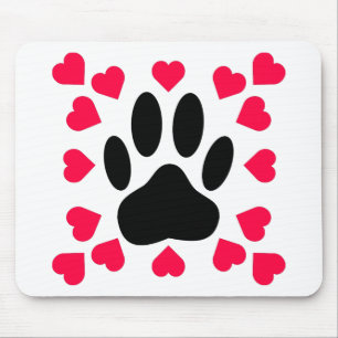 Schwarze Dog Paw Druck mit Herzformen Mousepad