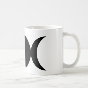 Schwarze dreifache Mond-Tasse durch die Tasse