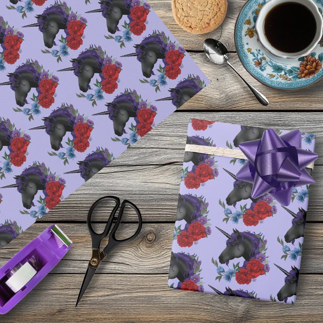 Schwarze Einhorn-Blume Lila Geschenkpapier (Von Creator hochgeladen)