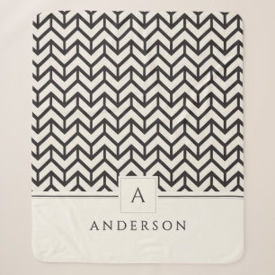 Schwarze Elfenbein geometrische Chevron-Monogramm Sherpadecke