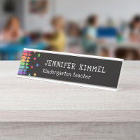 Schwarze farbige Crayons & Stars Lehrer Name