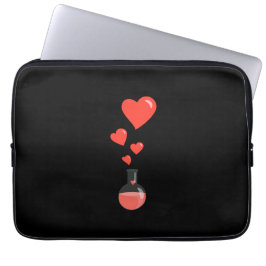 Schwarze Flasche von Laptopschutzhülle